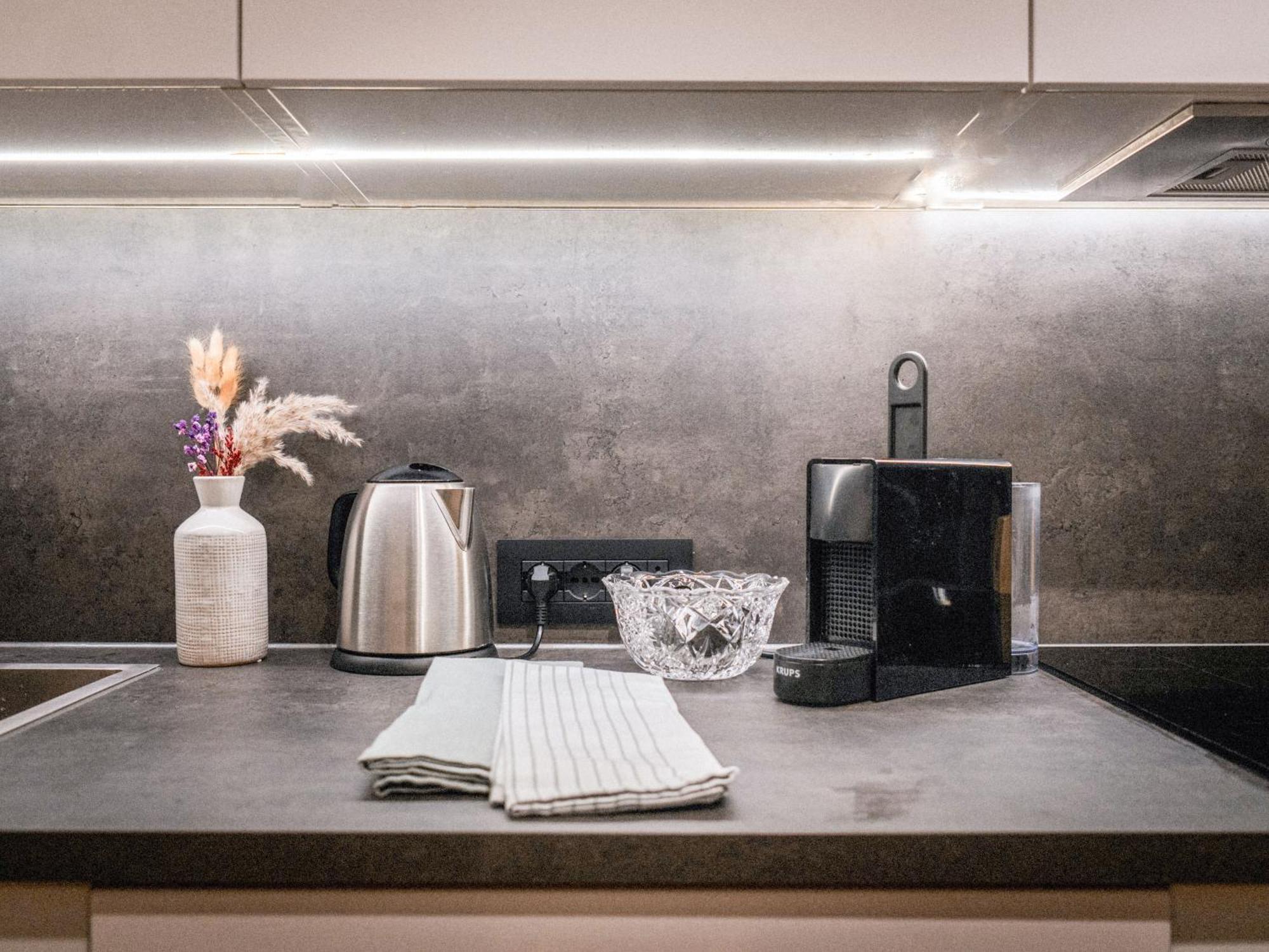 Bergblick Apartment In Zentrumsnaehe Mit Garage 메라노 외부 사진